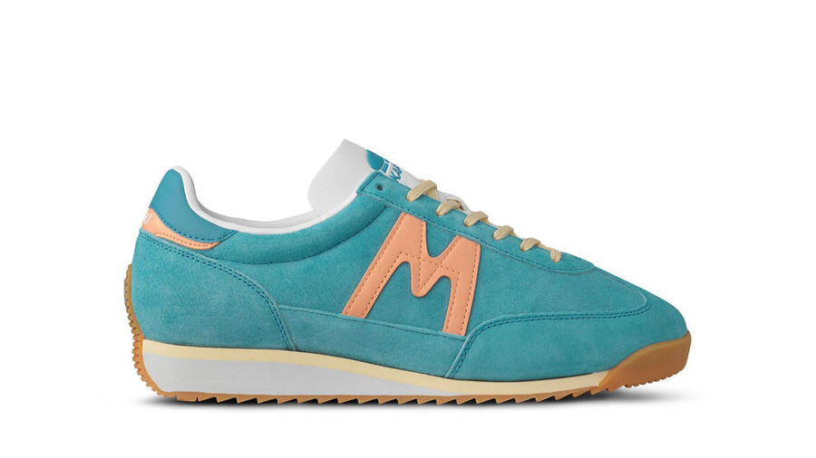 karhu mestari delphinium blu peach fuzz classic sneakers